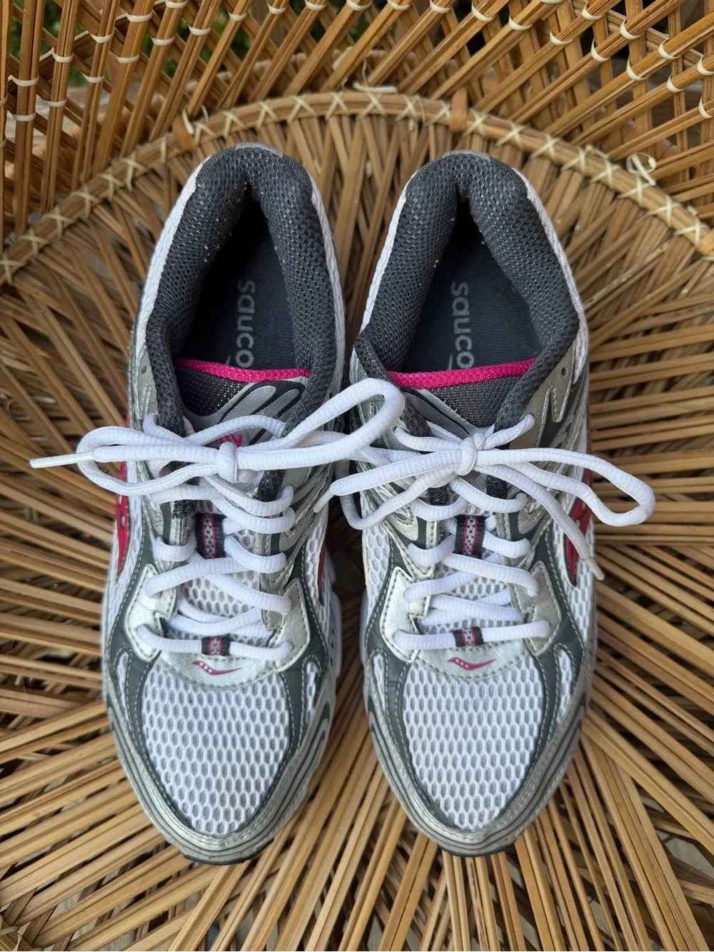 Saucony White, Silver & Pink Women's Running Shoes 9.5 - Picture 6 of 10